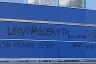 Tras los silbidos del domingo, aparecieron pintadas en contra de los jugadores del PSG