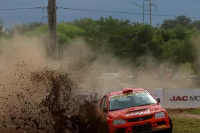 Reginato (h) hizo podio en el duro rally de La Rioja