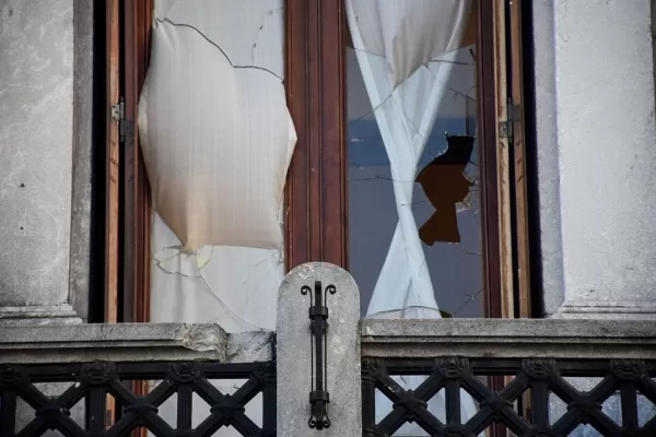 Cristina Kirchner difundió otro video del ataque a su oficina: fue un ataque planificado y grave
