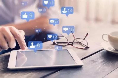 Investigaron cómo las redes sociales pueden agravar los tics