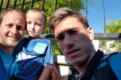 Como la Chiqui Legrand: la familia de hinchas de Racing que da suerte y vino a Tucumán
