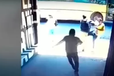 Un desconocido robó a un hombre, pero fue atrapado por transeúntes