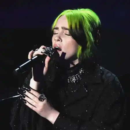 ES OTRA PERSONA. La actriz cómica australiana Rebel Wilson presentó los Bafta y shockeó a todos con su nuevo aspecto de 30 kg menos.