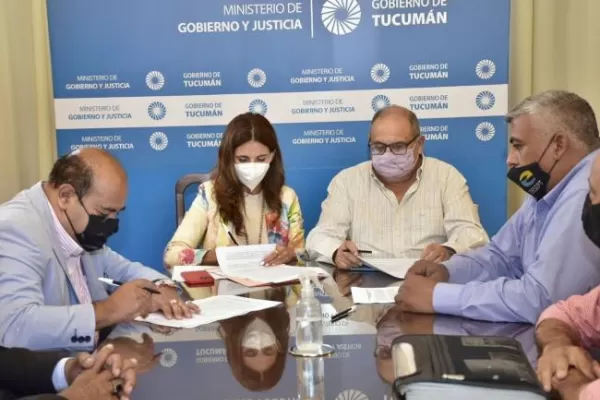 Paritarias: Unión de Gremios estatales, con 44% de aumento, en cuatro partes