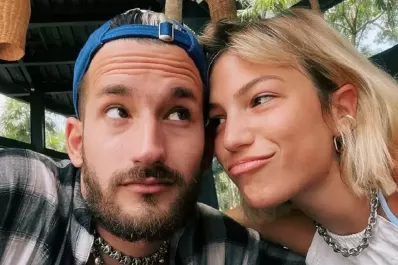 Stefi Roitman y Ricky Montaner enfrentan rumores de crisis a dos meses de su mega boda