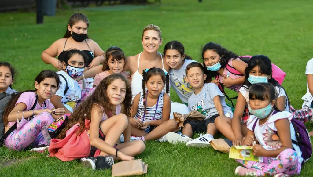 ANFITRIONA. Fabiola Yáñez recibió en la Quinta de Olivos a chicos de un comedor comunitario.