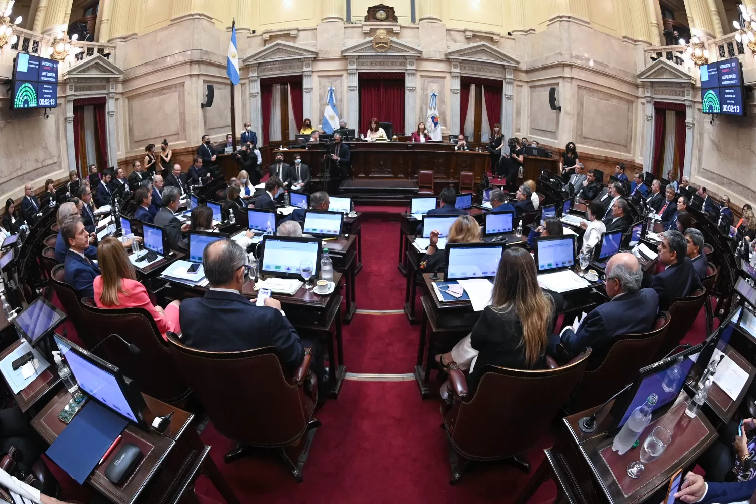 EN EL RECINTO. Cristina Kirchner presente en la sesión. Foto de Prensa Senado de la Nación