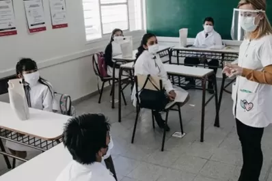 Barbijos en las escuelas: tres distritos se liberan, pero el Cofesa los refuerza
