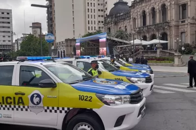 Despliegan un fuerte operativo por el acto que encabezará el Presidente en la plaza Independencia