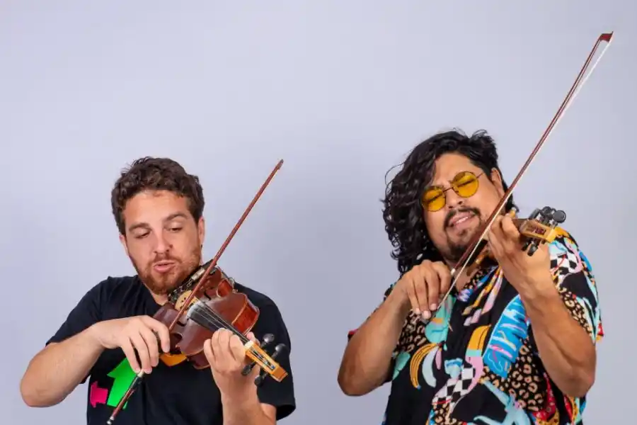 LAS 4 CUERDAS. Renovados desde la administración hasta el sonido.   