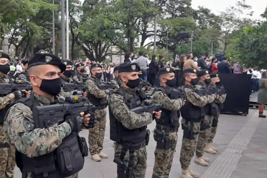 FRENTE A LA CASA DE GOBIERNO / FOTO DE TWITTER @DarioMonterosOK