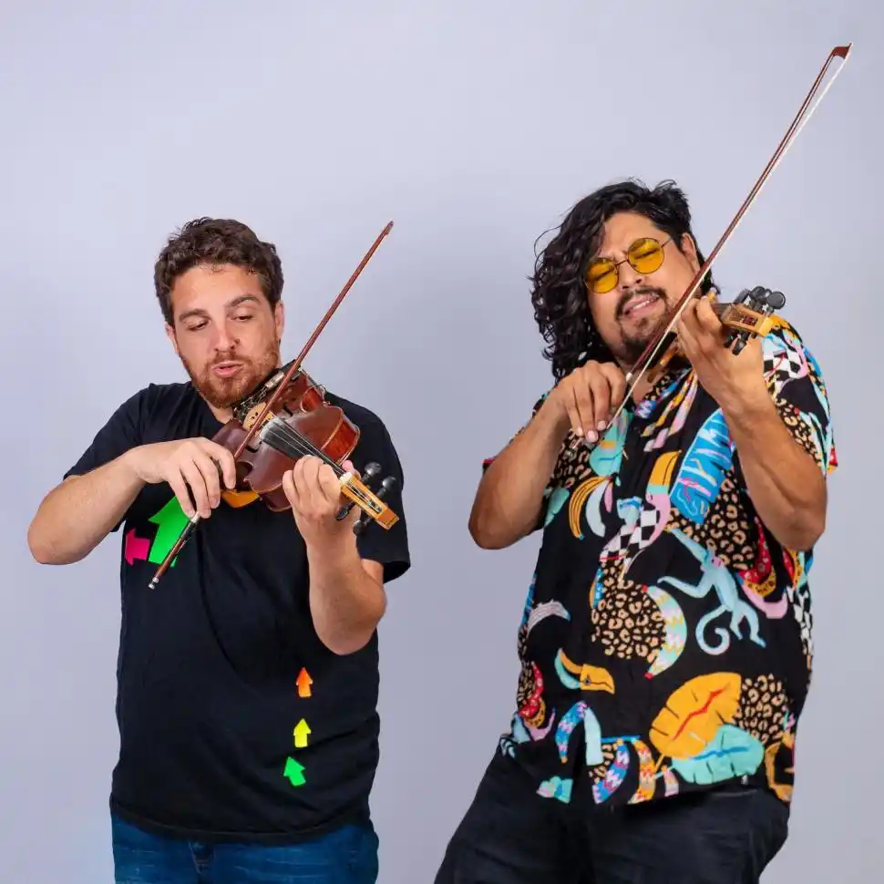 LAS 4 CUERDAS. Renovados desde la administración hasta el sonido.   