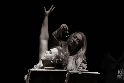 Las vidas de dos poetisas en el ciclo “Mujer Memoria Mujer”