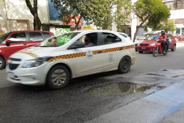 Ediles proponen que el municipio pague el arreglo de los autos dañados en calles en mal estado