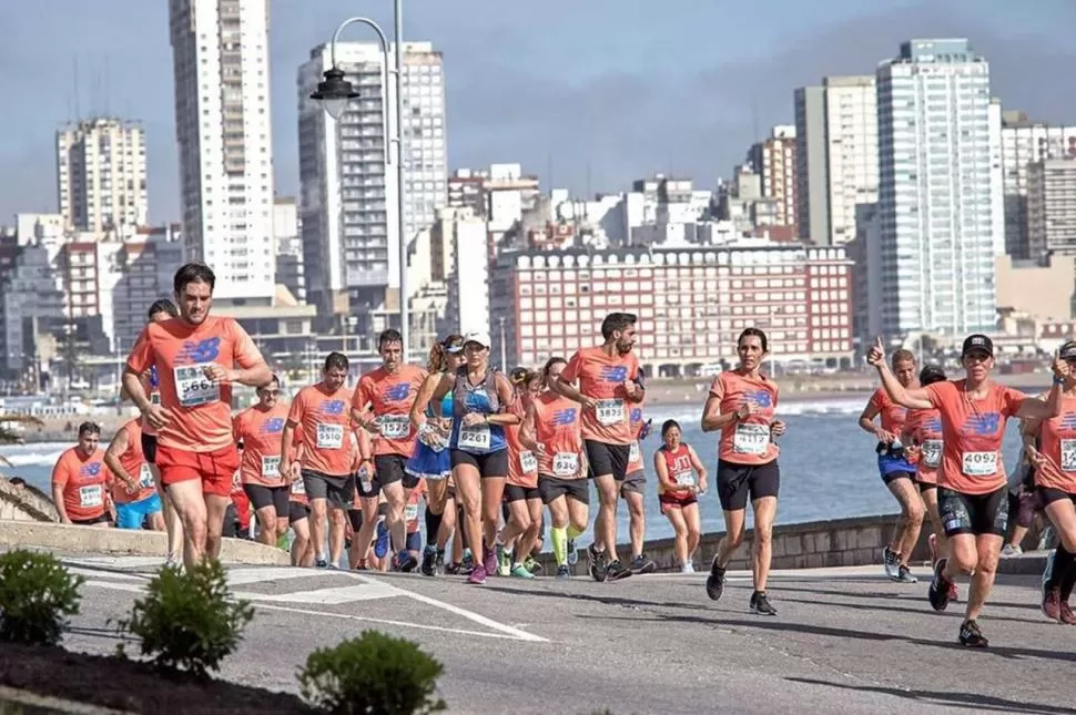 CORRER Y CORRER. Los maratones se llenan de competidores entusiastas que buscan desafiar los propios límites. ARCHIVO LA GACETA