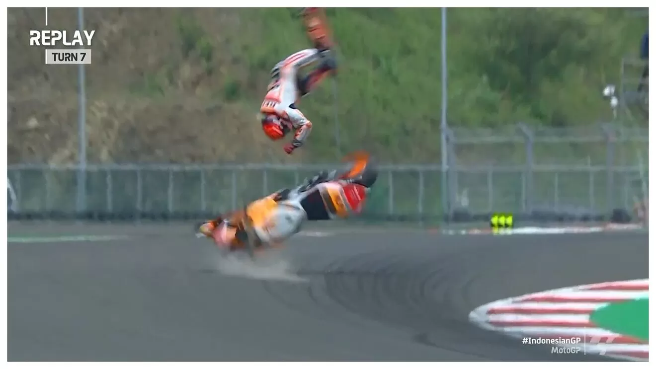 Video: la impactante caída que dejó afuera a Marc Marquez del Moto GP
