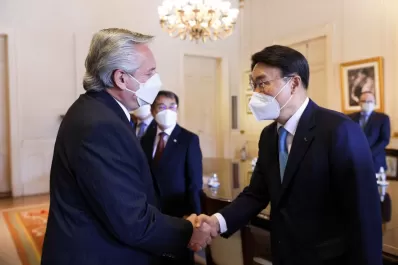 El Presidente recibió a las autoridades de la productora de acero internacional POSCO