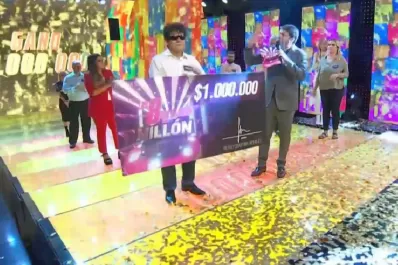 Un participante no vidente lloró al ganar Los 8 escalones