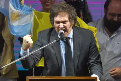 Milei propuso dolarizar la economía para combatir a la inflación