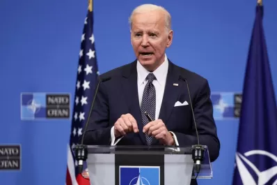 Biden dice que Putin está autoaislado y ha despedido o arrestado a algunos asesores