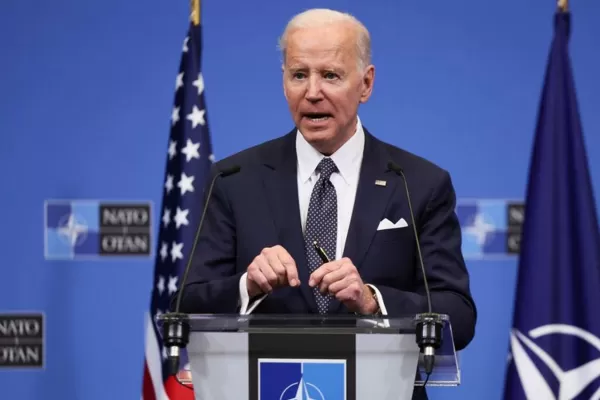 Biden afirmó que la OTAN responderá si Rusia utiliza armas químicas en Ucrania