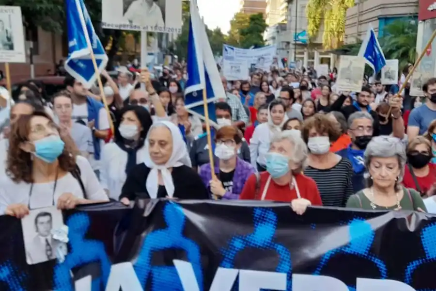 MULTITUD. El 46° aniversario del golpe se conmemora en tres marchas distintas.