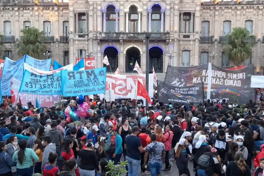 MULTITUD. El 46° aniversario del golpe se conmemora en tres marchas distintas.