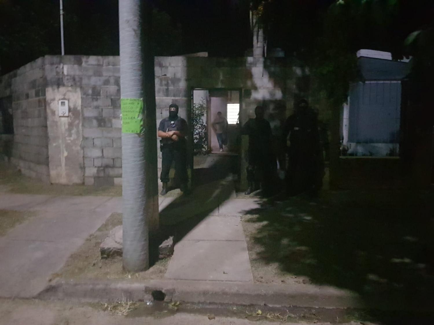 Por un posible secuestro extorsivo, más de 100 policías realizaron allanamientos en Tucumán