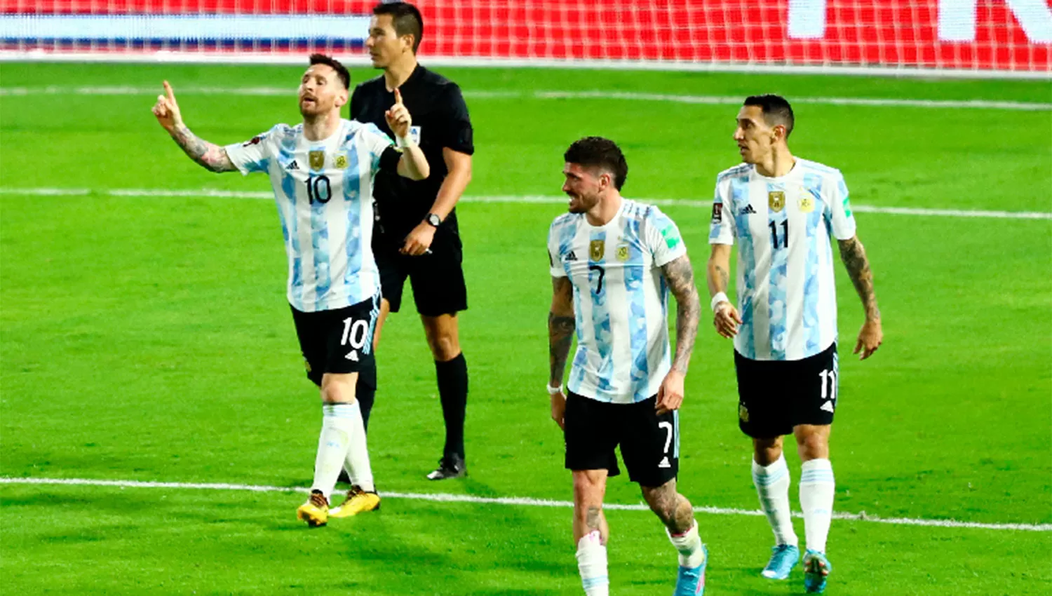 FELICIDAD. Messi celebra el tercer gol de la Selección ante Venezuela.