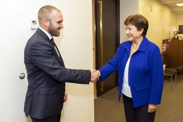 El FMI admite que hay riesgos altos para cumplir con el programa acordado en Argentina