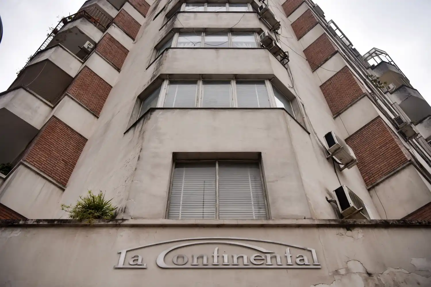 Los baluartes de la memoria arquitectónica alrededor de la plaza