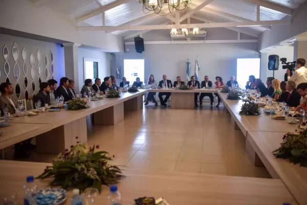 El Gobierno ofrece programas para alentar las exportaciones
