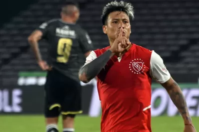 Domingo Blanco explicó por qué pidió silencio en medio del partido de Independiente