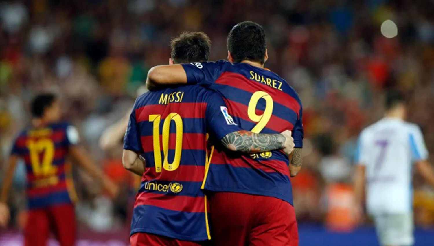 SOCIOS Y AMIGOS. Messi y Suárez jugaron seis temporadas en Barcelona.