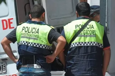 Arrebataron un celular en el microcentro, ahora están tras las rejas