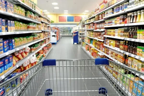 El Gobierno pactó con los productores y los supermercados retrotraer los precios al 10 de marzo