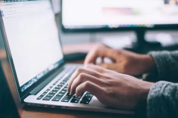 Google Chrome admitió una falla y recomendó cambiar la contraseña para evitar hackeos