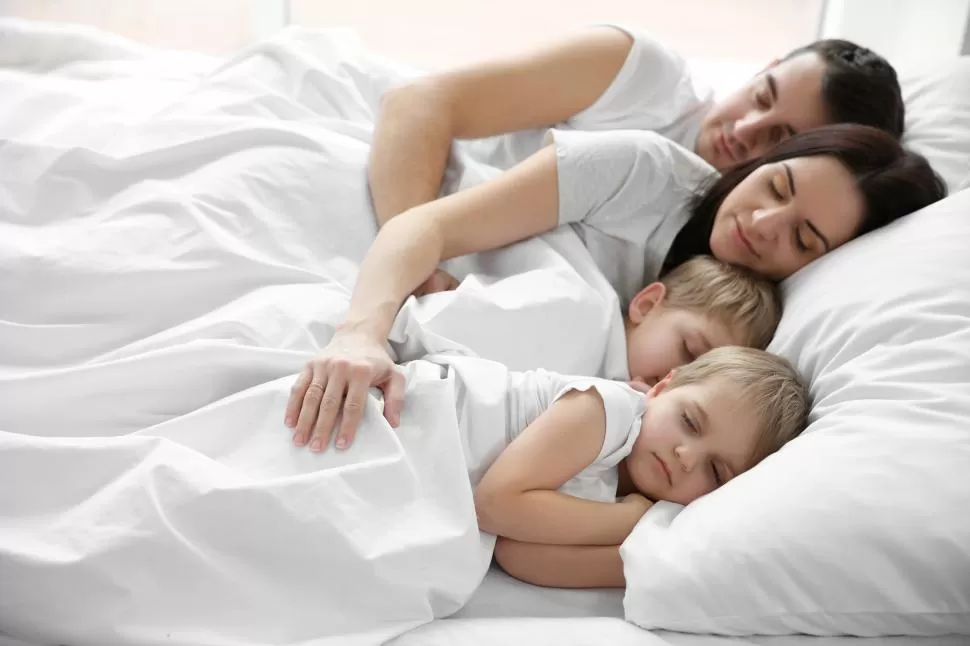 REFUGIO. “En una familia emocionalmente sana, la cama ‘grande’ es lugar de seguridad”, explica una experta. 