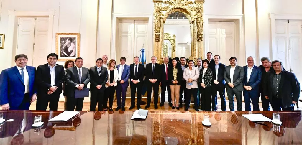 CASA ROSADA. El Presidente se reunió con dirigentes de Tucumán. 