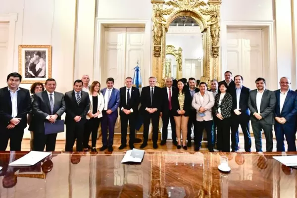 Nación acordó con intendentes y delegados tucumanos una millonaria inversión para ampliar la red de gas natural