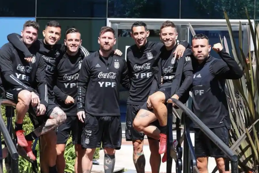 Esta foto de Messi junto a sus compañeros de la Selección fue furor