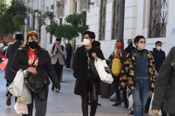 La pandemia ha cedido: ¿hay que prepararse para una cuarta ola de contagios?