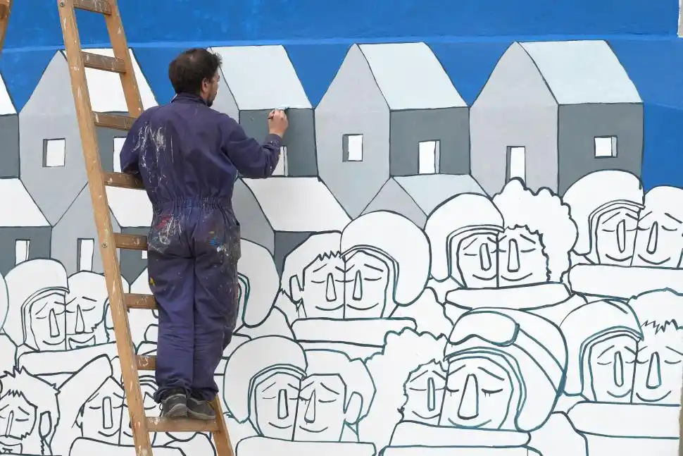 HOY SE INAUGURA. Mural en la esquina de Don Bosco y 12 de Octubre. 