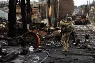 Entierros en fosas comunes: Cadáveres en las calles de Bucha