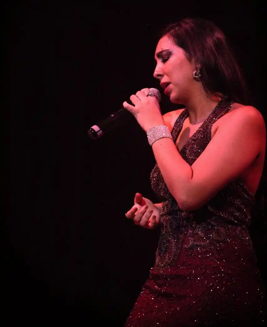 UN CANTO SIN LÍMITES GEOGRÁFICOS. Mica Flores siente que llegó el momento de buscar nuevos horizontes para su voz, sin alejarse de las raíces. 