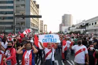 El presidente Castillo levantó el toque de queda en Perú, desafiado por la población