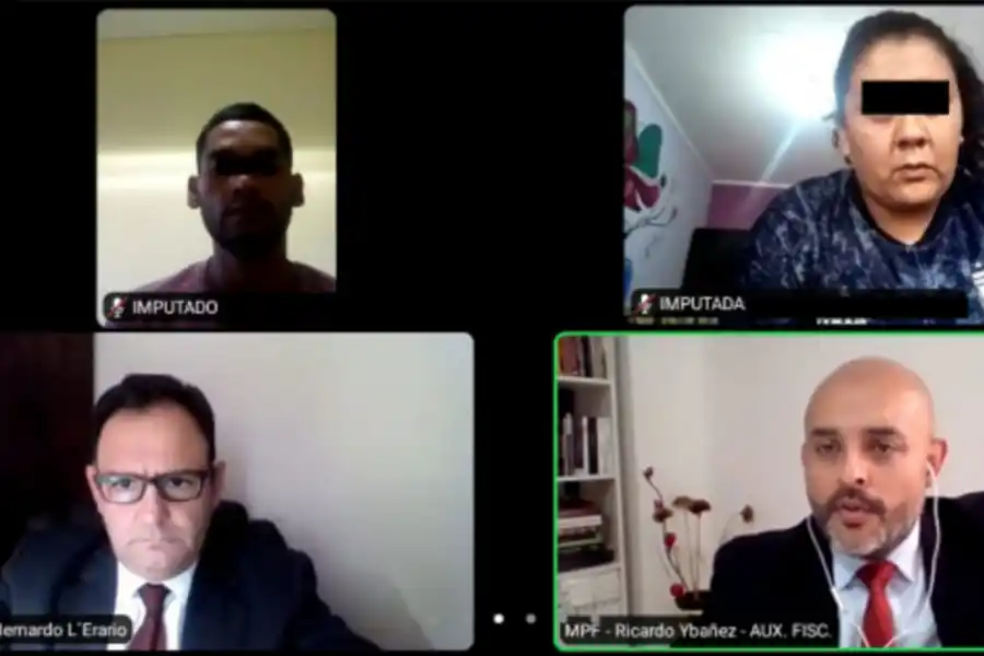 AUDIENCIA. La acusada y su pareja comparecieron ante la Justicia.