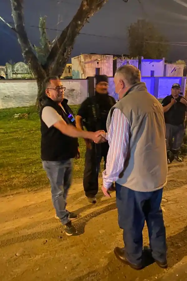 JALDO SALUDA A INTEGRANTES DE LAS FUERZAS DE SEGURIDAD. foto Prensa Gobernación