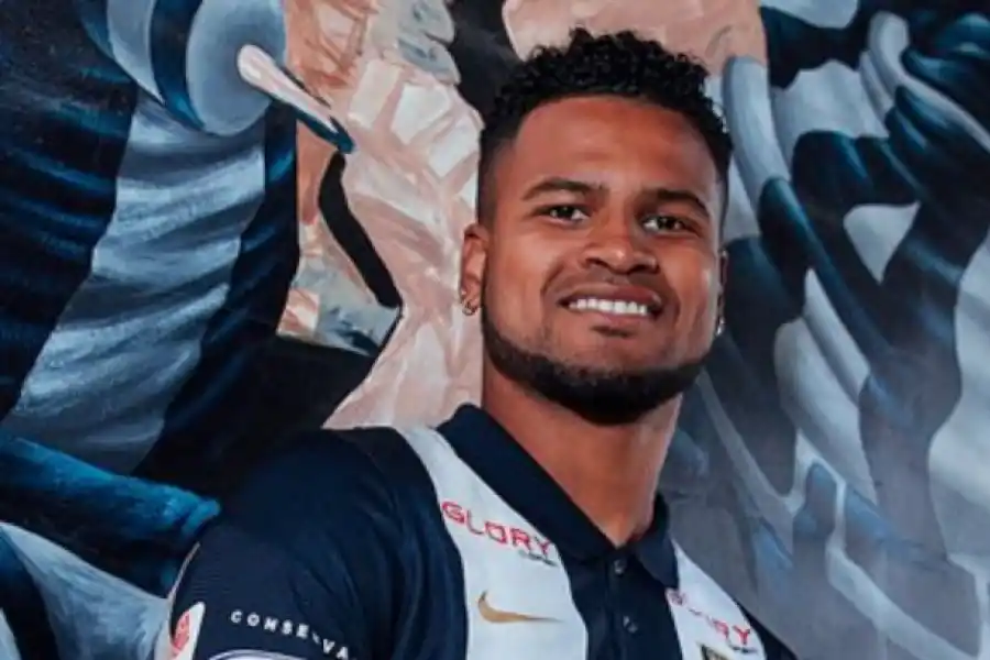 Aldair Rodríguez, el futbolista peruano que fracturó a Rojas, fue al hotel para pedirle disculpas.