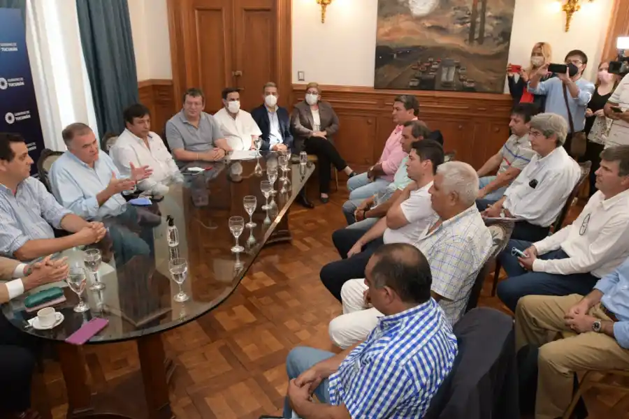 FIN DEL CONFLICTO. Acuerdo entre empresarios y trabajadores. 